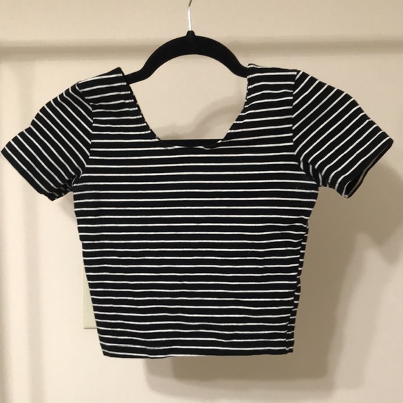 AA black & white stripped crop - Picture 2 of 3